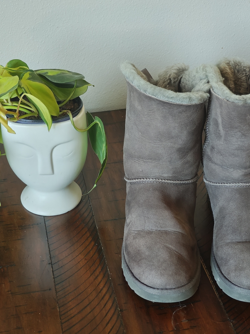 Ugg Bailey Bow Boots 9